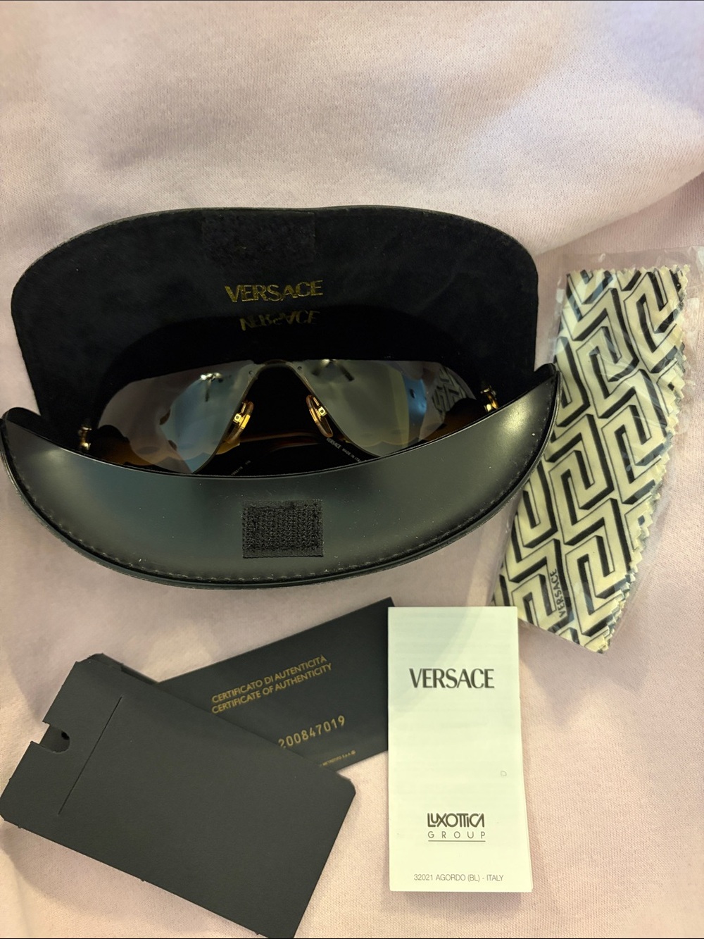 Vintage VE2043B Versace women’s Gold Rimless shield Sunglasses